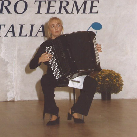 Elena Dominguez actuando
